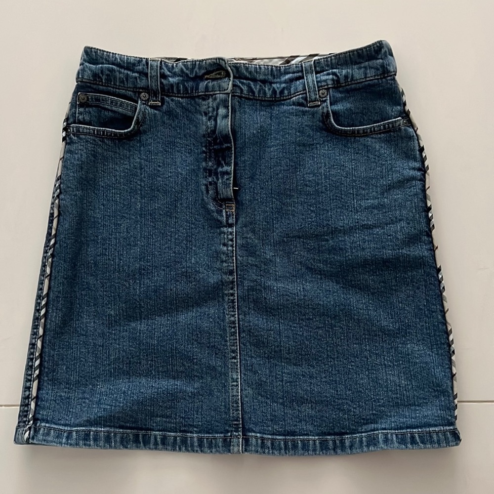 Burberry authentic denim skirt size 4